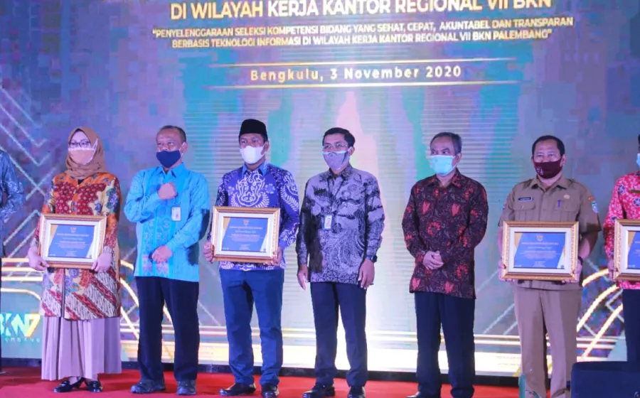 Sukses Selenggarakan SKB, Pemerintah provinsi Bengkulu Terima Penghargaan BKN RI