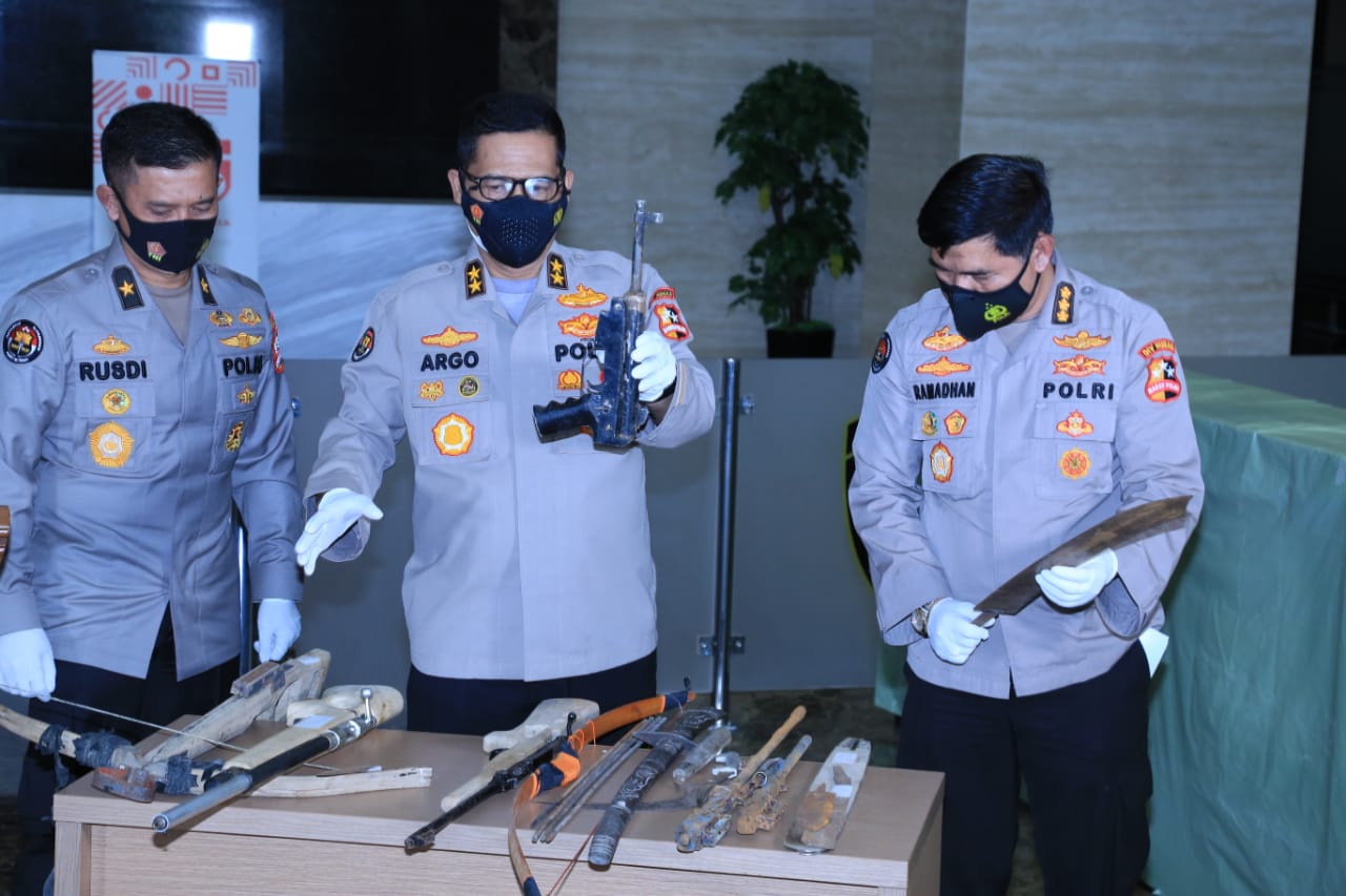 Polri Ungkap Bungker Persembunyian Teroris Upik Lawanga