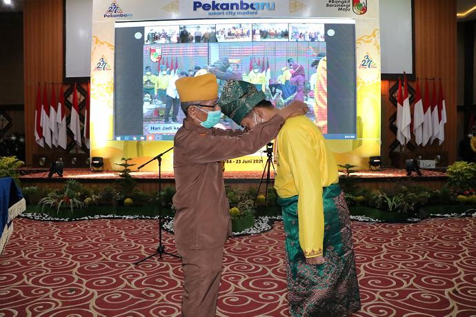 ucapkan terimakasih
