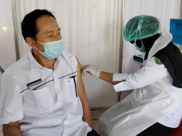Seluruh ASN Dan Honorer Dinas PUPR Kota Bengkulu Menjalani Vaksinasi Covid-19
