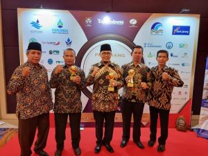 Walikota Helmi Hattrick