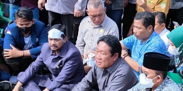 Pimpinan dan Anggota DPRD Provinsi Bengkulu Terima Aspirasi Mahasiswa