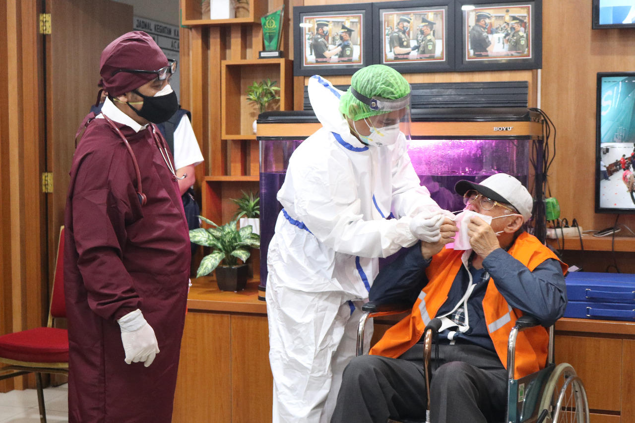 terpidana saat di swab antigen