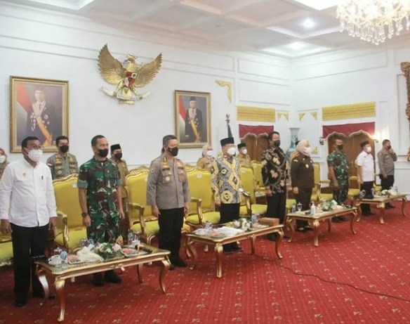 Pemkab Benteng Mengikuti Rapat Koordinasi Dengan Gubernur Melalui Vidco