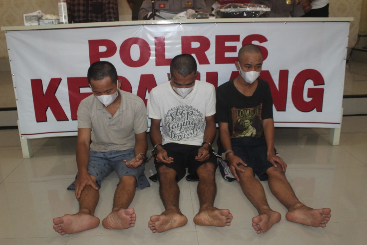 gelar konferensi pers pengungkapan 2 kasus narkoba