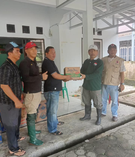Sekda Tinjau Warga Desa Sukarami Yang Terdampak Banjir
