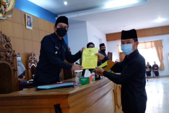 Rapat Paripurna Penyampaian 7 Fraksi Setujui Perda Penyertaan Modal Daerah pada BUMD