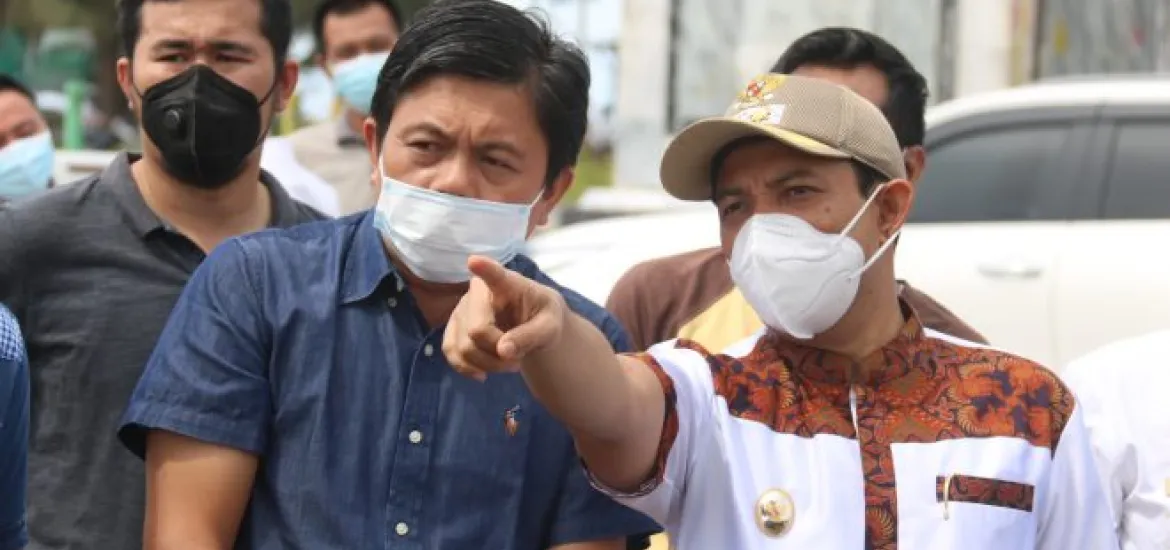 Wakil Walikota Dedy Wahyudi Tinjau Pembangunan Tepi Sungai Kota Tuo di Kelurahan Pasar Bengkulu, Kecamatan Sungai Serut