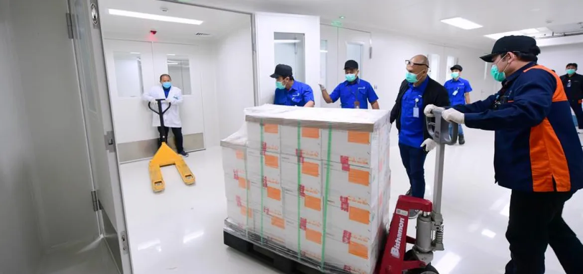 Penyuntikan Vaksin Serentak 13 Januari 2021, Fokus Utama Tenaga Medis