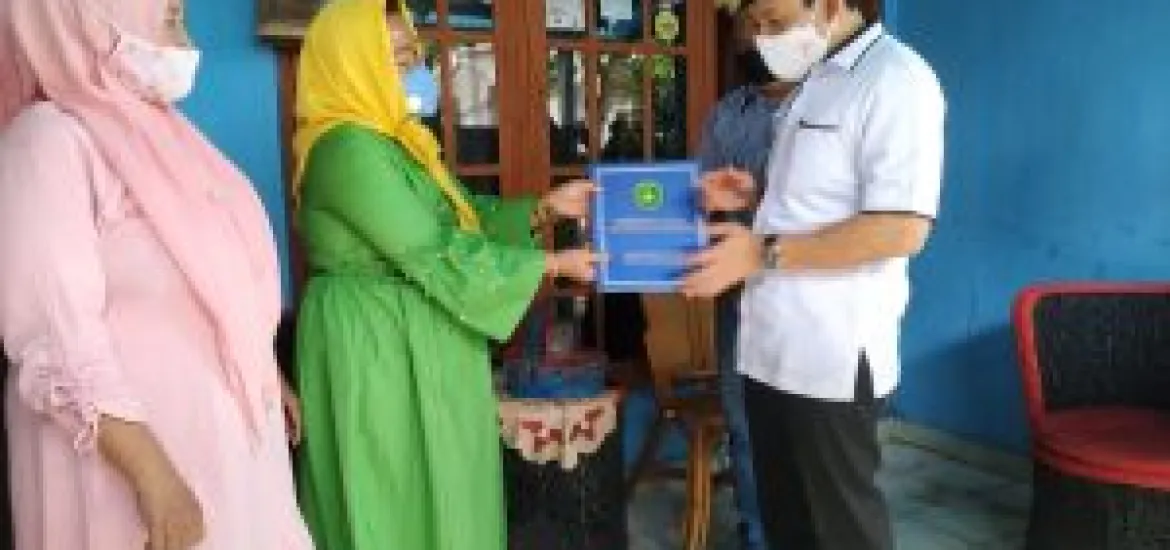 Wakil Walikota Bengkulu Dedy Wahyudi Antar Akta Kematian 3 in 1 ke Rumah Warga yang Meninggal