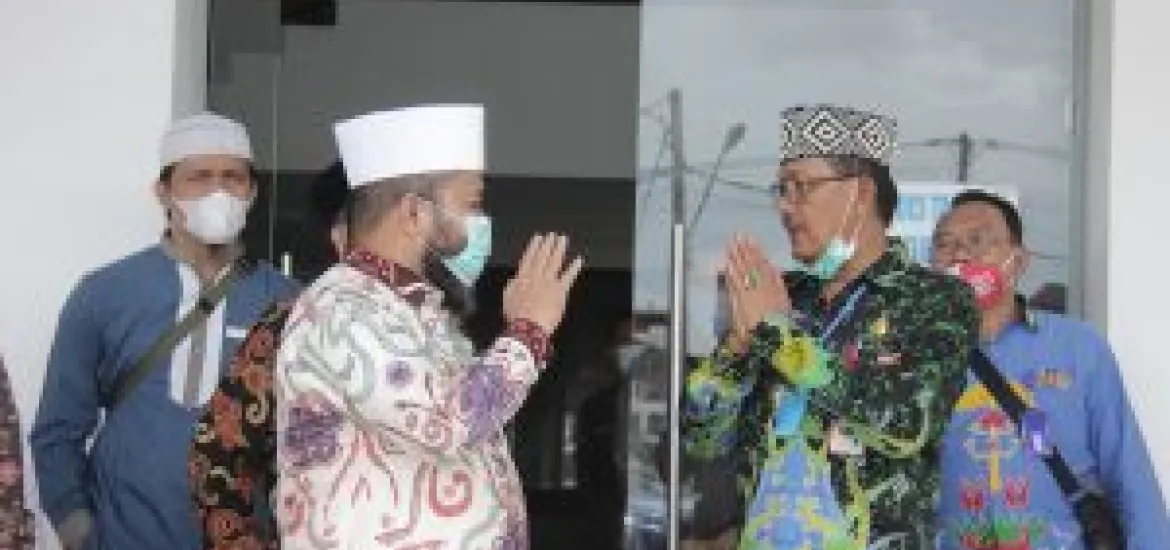 Saling Puji Kebaikan, Walikota Bengkulu Helmi Hasan – Agus Komitmen Pemerintah Kota Bengkulu dan Pemerintah Kabupaten Pesisir Barat Menjadi Mitra