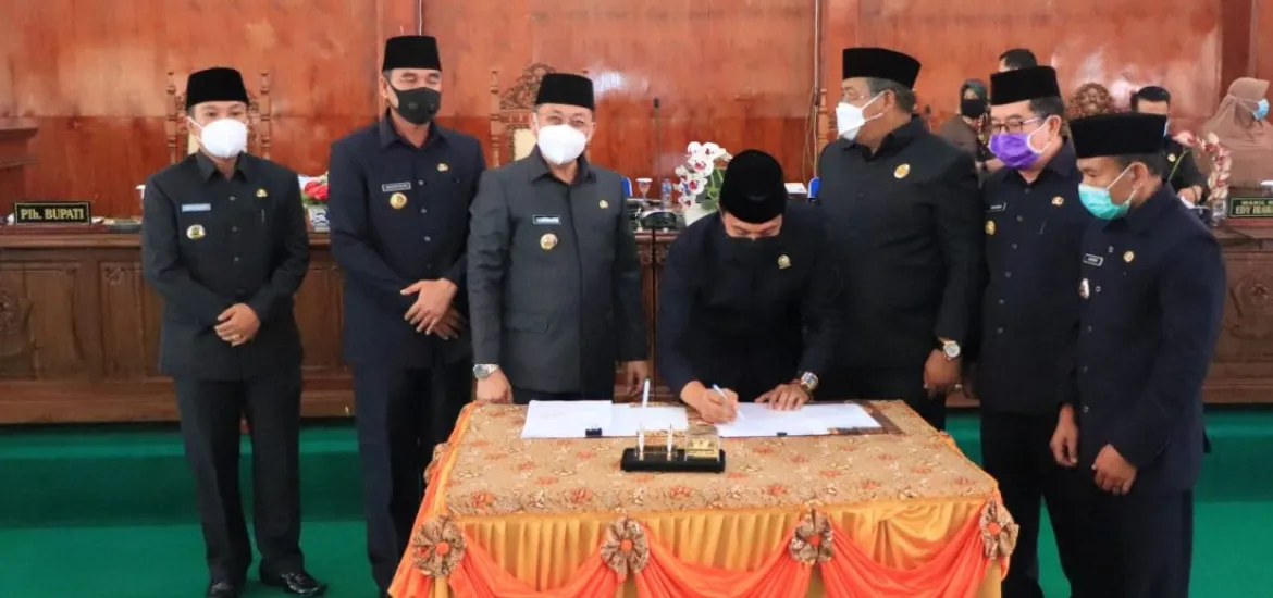 DPRD Rejang Lebong Gelar Rapat Paripurna Persetujuan Bersama Tentang 5 Raperda
