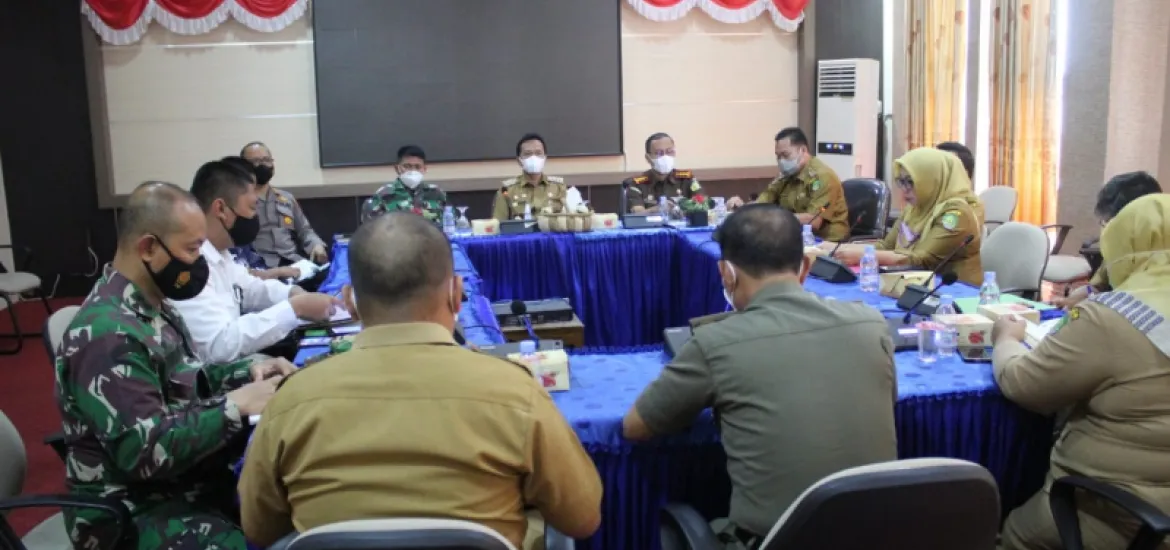 Bupati Bengkulu Tengah Pimpin Rapat bersama Wakil Bupati dan Forkopimda