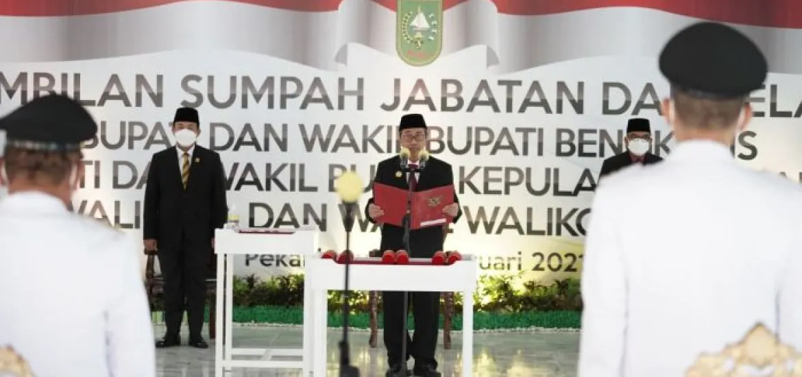 Gubernur Riau Lantik Tiga Kepala Daerah Terpilih Secara Langsung