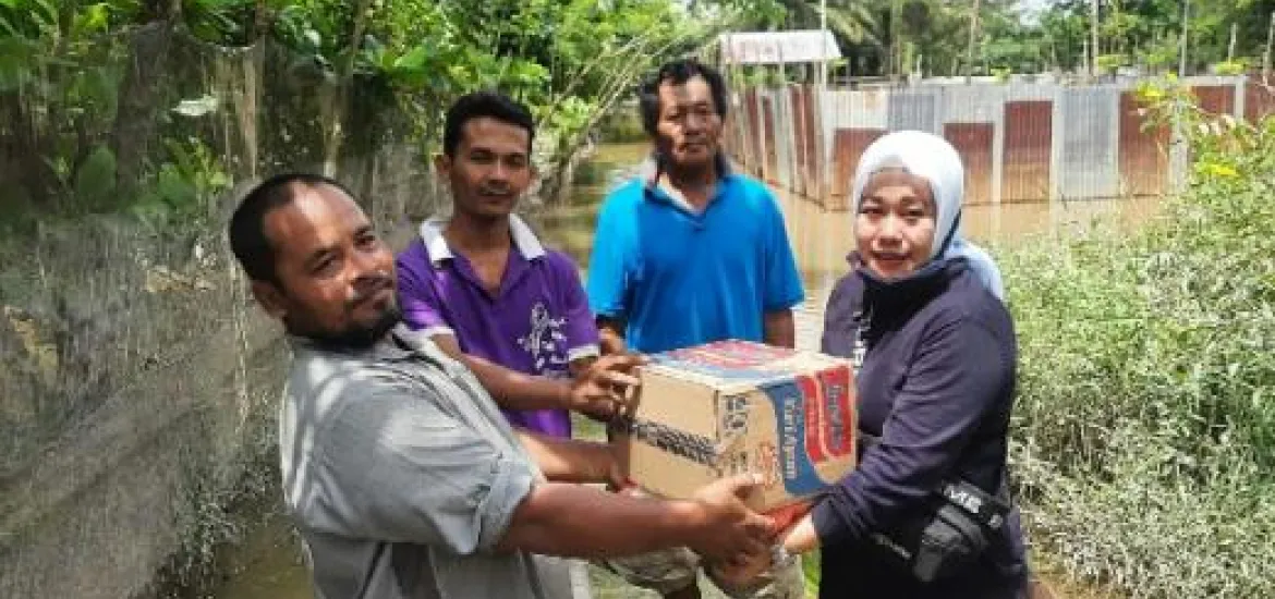 Anggota Fraksi PAN DPRD Pekanbaru Salurkan Bantuan Sembako untuk Musibah banjir