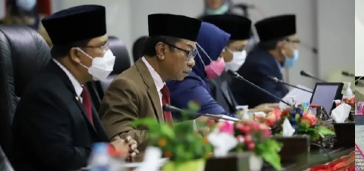 Ketua DPRD Kepri Lantik PAW Dua Anggota DPRD Kepri 11 Januari 2021