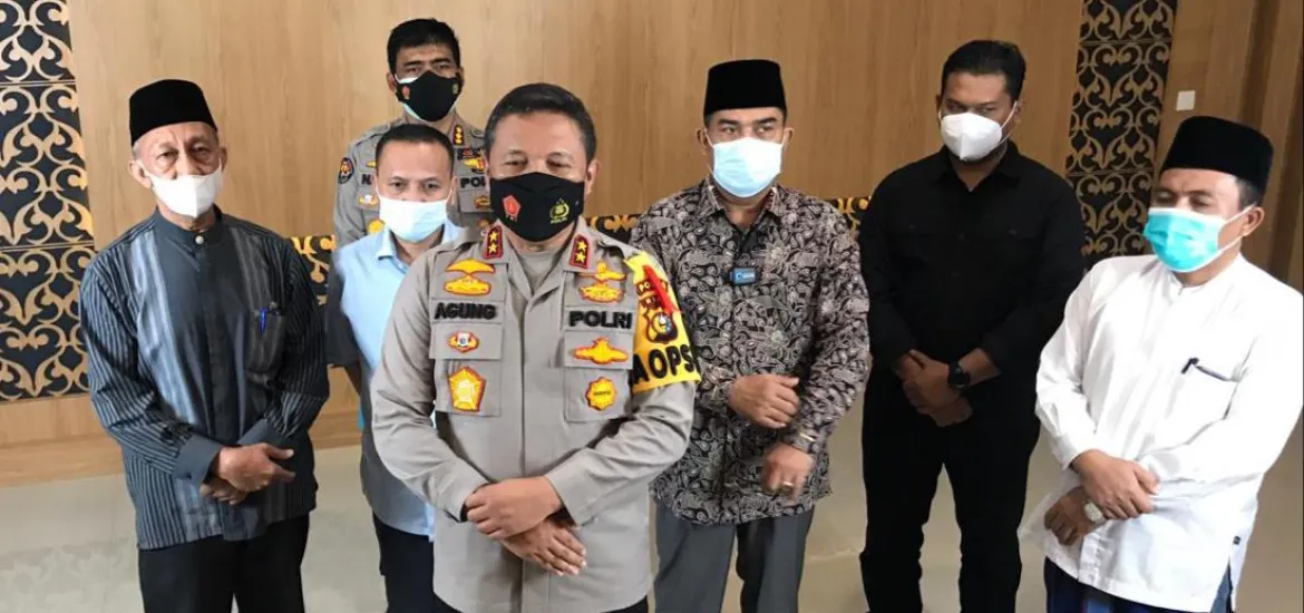 Ketua DPRD Provinsi Riau Yulisman Menghadiri Undangan Deklarasi Pencanangan Pembangunan ZI Di Aula Mapolda Riau