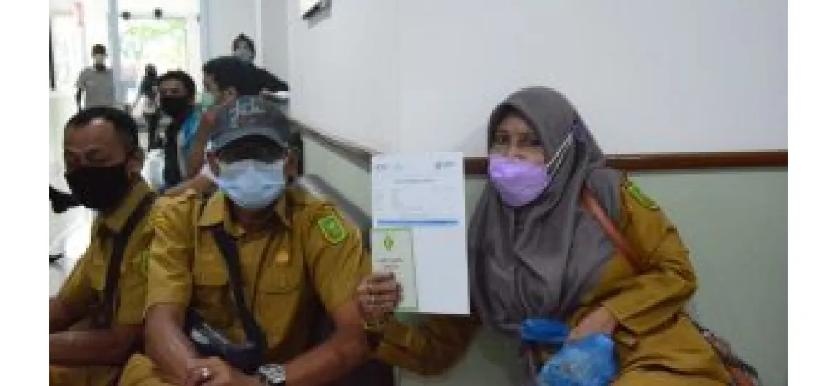Sekretariat DPRD Provinsi Riau Melakukan Vaksinasi Sesuai Arahan Dari Dinas Kesehatan Di Rumah Sakit Hermina