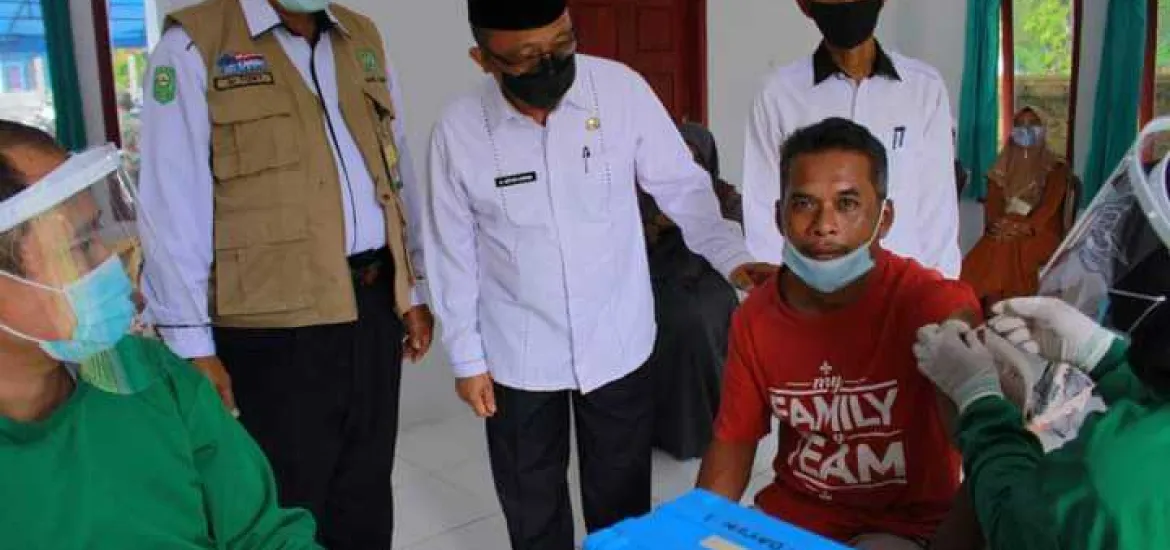 Tinjau pelaksanaan vaksin serentak Se-Kabupaten Siak, Arfan Usman: Vaksinnya aman