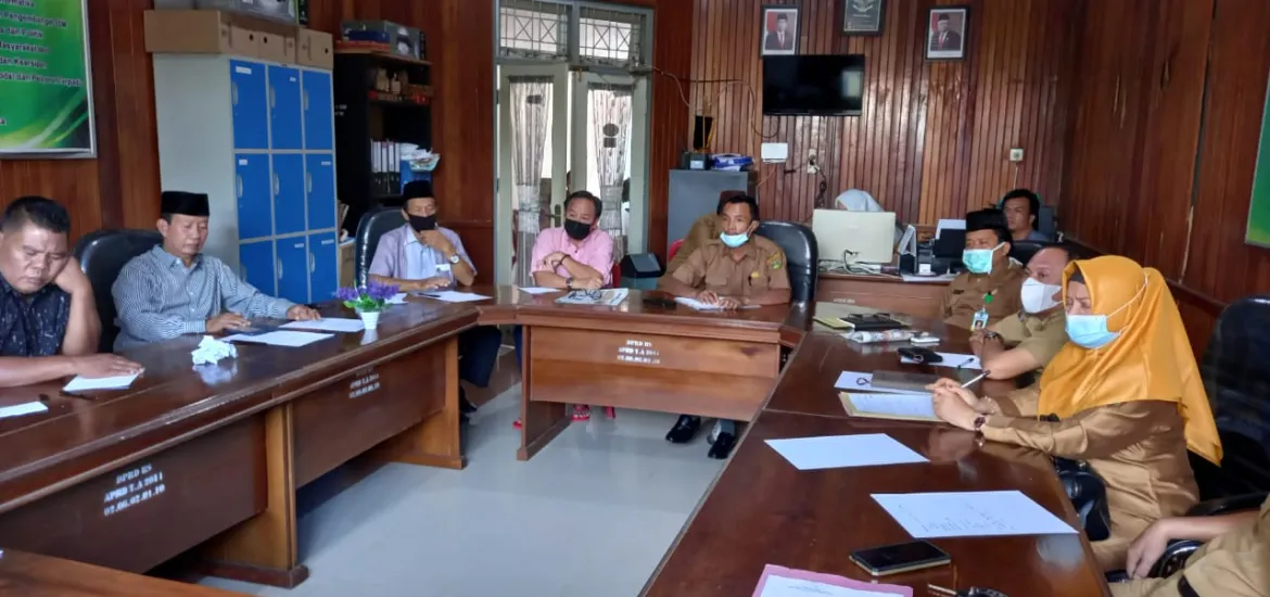 Pada Hari Senin, 3 Mei 2021 Komisi I DPRD Kabupaten Bengkulu Selatan memanggil Dinas Pemberdayaan Masyarakat Desa (PMD), Insepektorat Daerah, Camat Pino Raya, dan Mantan Penjabat Kades Kemang Manis.  Pemanggilan tersebut merupakan tindaklanjut aspirasi warga Desa Kemang Manis Kecamatan Pino Raya yang diterima Komisi I DPRD Bengkulu Selatan pada akhir bulan April 2021.  Rapat Komisi I bersama Dinas PMD, Inspektorat, Camat Pino Raya dan Mantan Penjabat Kades Kemang Manis dipimpin Ketua Komisi I, Drs. Yurdan N