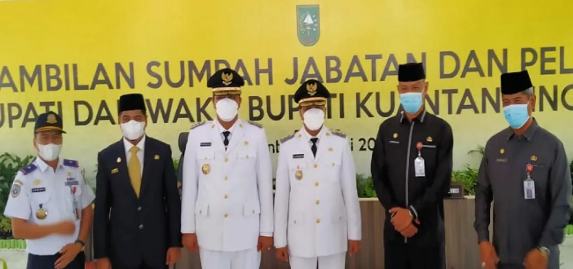 Gubenur Riau Lantik Bupati Kabupaten Kuansing