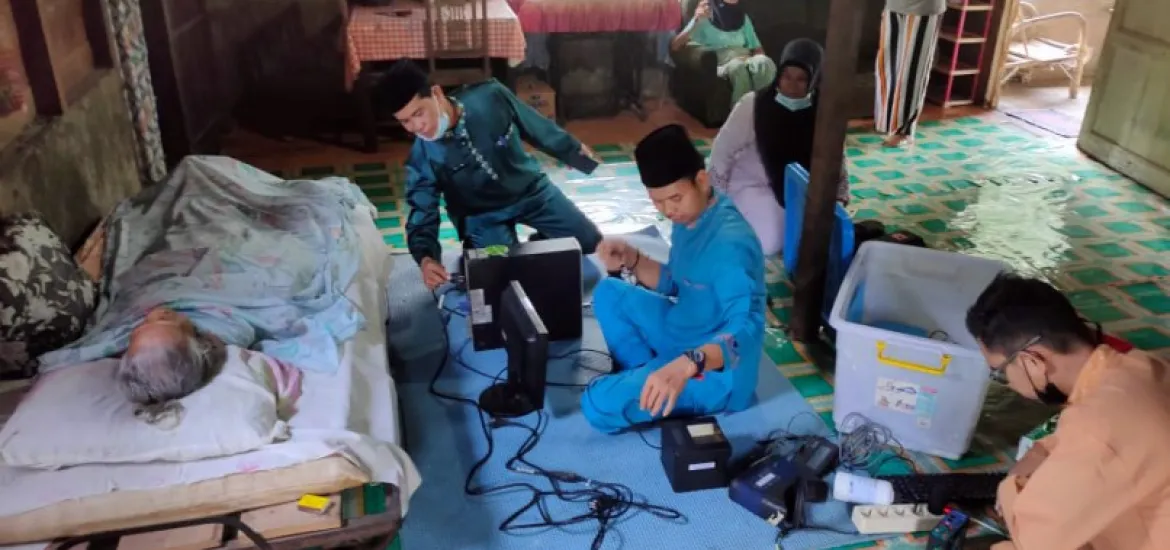 Disdukcapil Siak Rekam dan Cetak e-KTP di Rumah Warga
