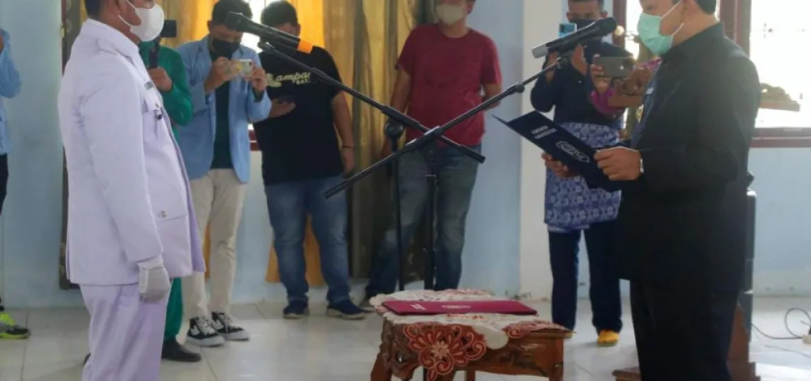 Lantik Penghulu Kampung Benteng Hulu, ini pesan Husni
