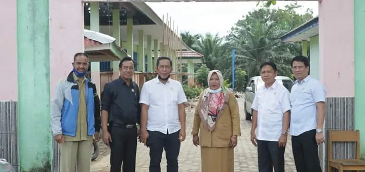 Komisi III DPRD Bengkulu Selatan Tinjau Proyek Rehabilitasi Dua Gedung Sekolah