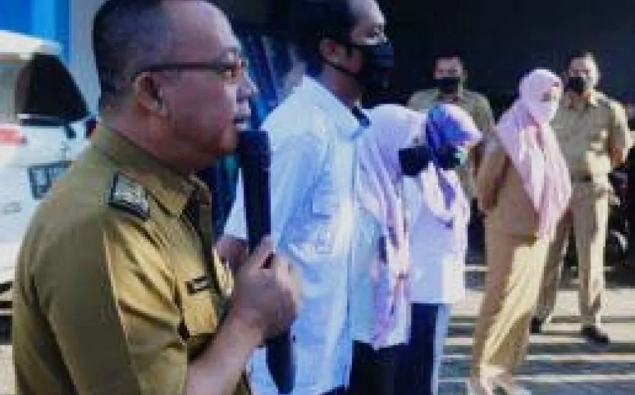 Plt Kadis Kominfosan Beri Reward saat Apel Pagi Sebagai Bentuk Apresiasi Kinerja ASN dan PTT