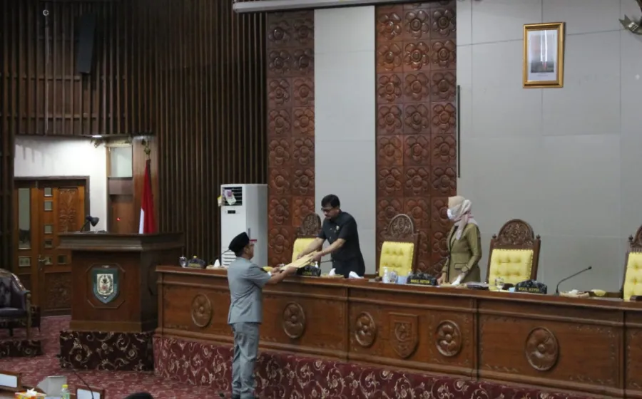 Rapat Paripurna Tentang Perubahan Anggaran Pendapatan dan Belanja Daerah TA 2020