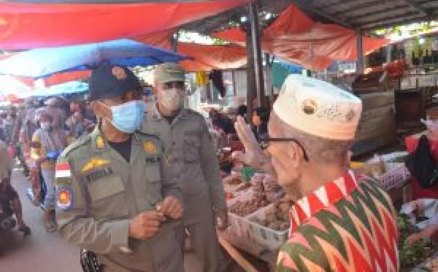 Dandim 0407 Patroli ke Beberapa Pasar Bengkulu Dan Ingatkan Pentingnya Disiplin Protokol Kesehatan