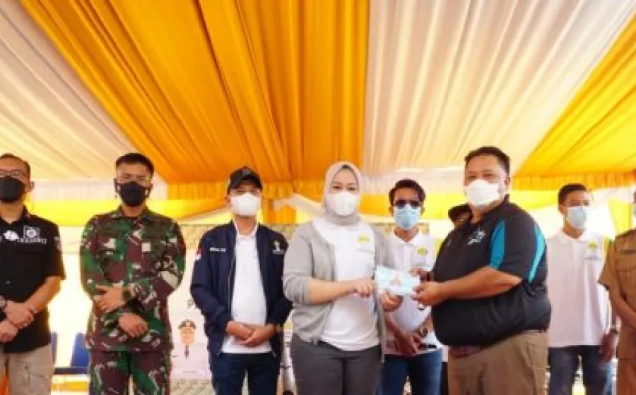 Peduli Covid -19, HIPMI Bagi – bagi Masker Gratis