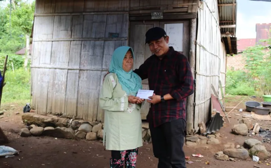 Ketua DPRD Kepahiang Santuni Korban Kebakaran di Kelurahan Dusun Kepahiang