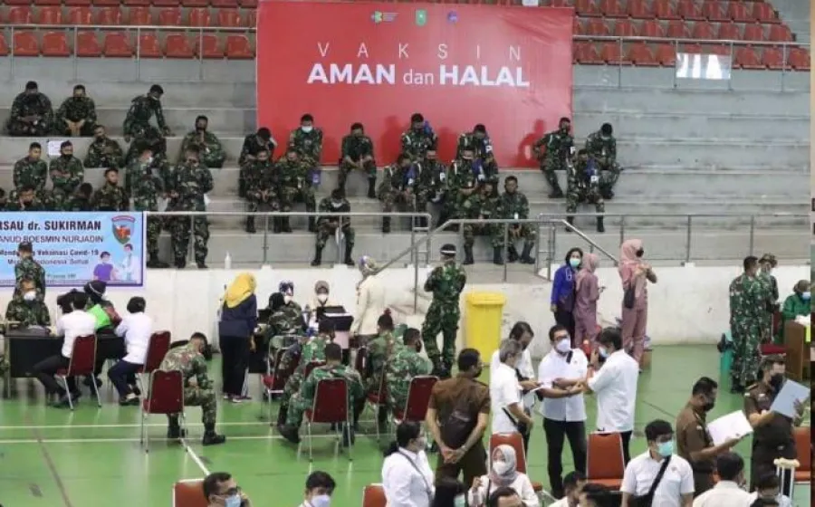 Sekretariat DPRD Provinsi Riau mengikuti vaksinasi Covid-19