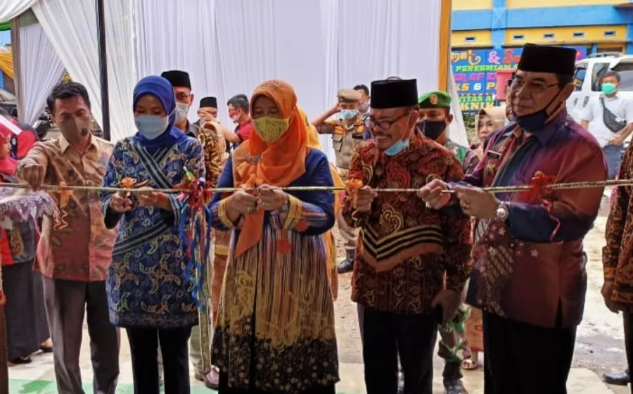 Bupati Rejang Lebong Resmikan Gedung Otomotif SMKS 6 Pertiwi