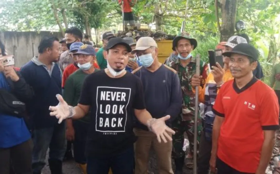 Wawali Beri Hadiah Uang Tunai Untuk Warga Yang Menangkap Pembuang Sampah Sembarangan