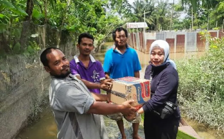 Anggota Fraksi PAN DPRD Pekanbaru Salurkan Bantuan Sembako untuk Musibah banjir