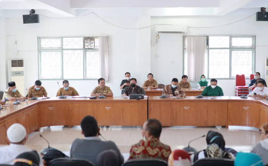 Pimpinan dan Anggota DPRD BS Terima Aspirasi Honorer Katagori 2