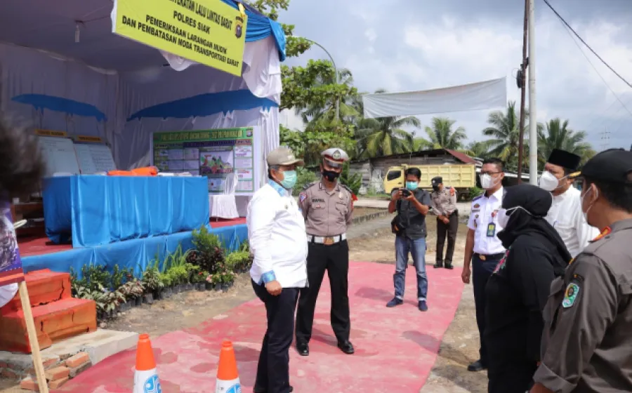 Bupati Siak Alfedri Pantau Pos Penyekatan Mudik di Minas dan Kandis