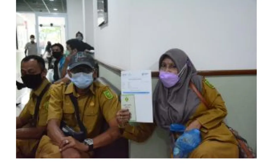 Sekretariat DPRD Provinsi Riau Melakukan Vaksinasi Sesuai Arahan Dari Dinas Kesehatan Di Rumah Sakit Hermina