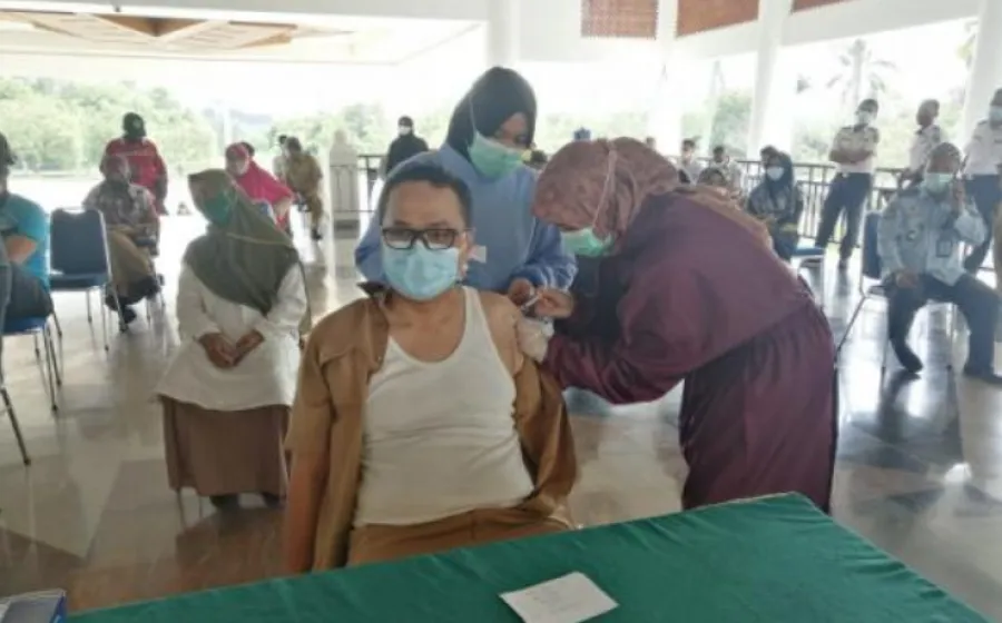 Bupati Alfedri Pimpin Rapat Virtual Persiapan Pelaksanaan Vaksinasi Massal Kabupaten Siak