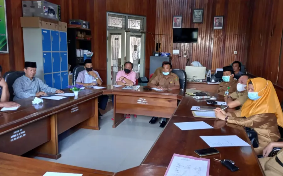 Pada Hari Senin, 3 Mei 2021 Komisi I DPRD Kabupaten Bengkulu Selatan memanggil Dinas Pemberdayaan Masyarakat Desa (PMD), Insepektorat Daerah, Camat Pino Raya, dan Mantan Penjabat Kades Kemang Manis.  Pemanggilan tersebut merupakan tindaklanjut aspirasi warga Desa Kemang Manis Kecamatan Pino Raya yang diterima Komisi I DPRD Bengkulu Selatan pada akhir bulan April 2021.  Rapat Komisi I bersama Dinas PMD, Inspektorat, Camat Pino Raya dan Mantan Penjabat Kades Kemang Manis dipimpin Ketua Komisi I, Drs. Yurdan N