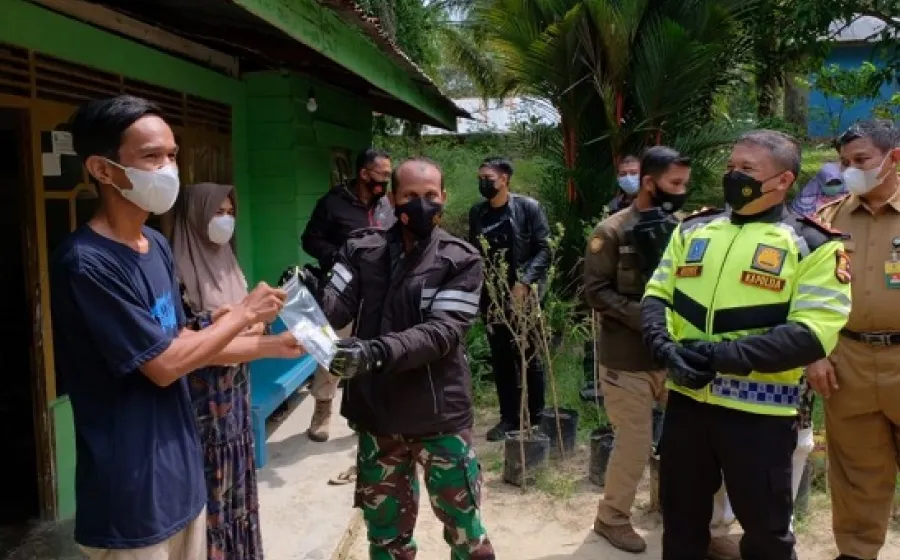 Bupati Siak-Kapolda Riau Tinjau Vaksinasi Warga Jati Mulya