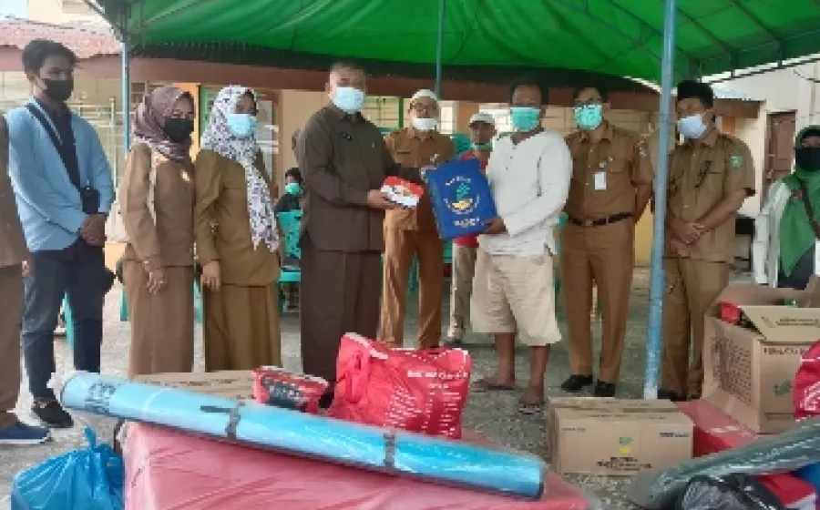 Pemkot Dumai Salurkan Bantuan kepada Warga Korban Kebakaran Jalan Cendrawasih
