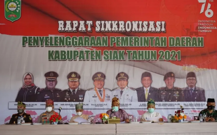 Pimpin Rapat Forkopimda dan Sinkronisasi Penyelenggaraan Pemerintah Daerah Tahun 2021
